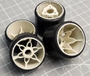 1-12th Rubber tires, F+R mounted